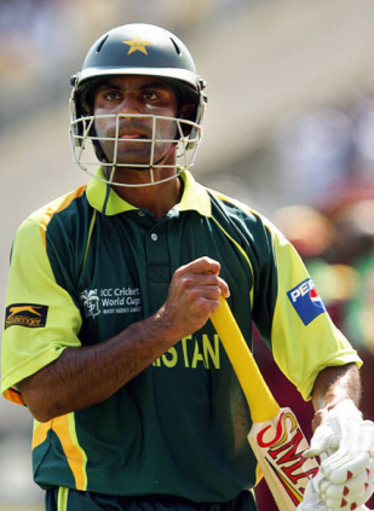 Mohammad Hafeez departs cheaply, West Indies v Pakistan, Group D, Kingston, 2007 World Cup, March 13, 2007