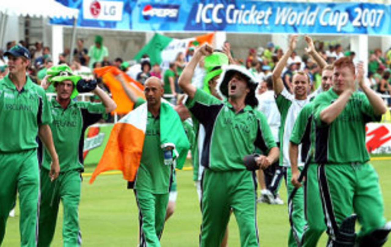 A buoyant Ireland do a  victory lap around Sabina Park, Ireland v Pakistan, Group D, Jamaica, March 17, 2007