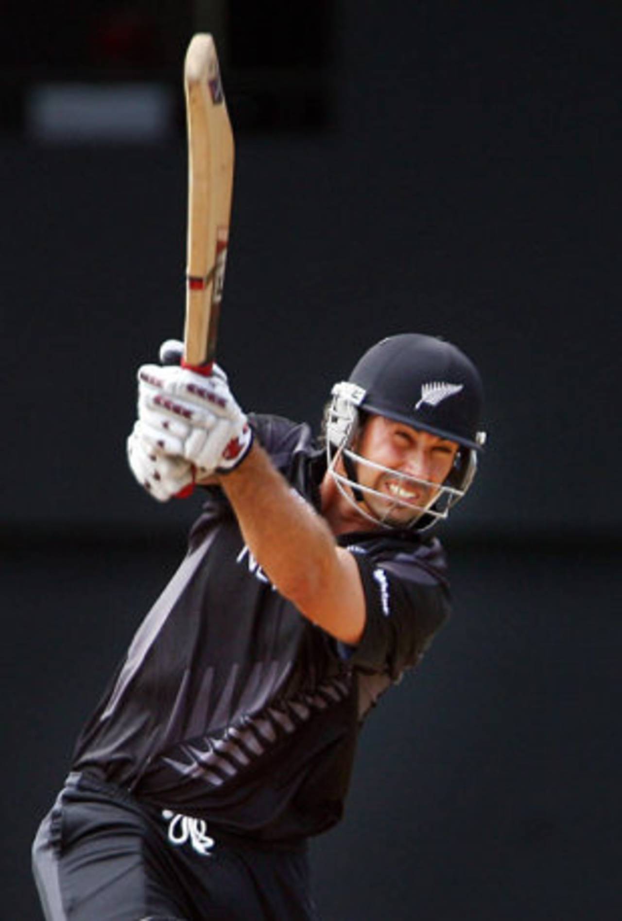 Stephen Fleming crashes one through the covers, Canada v New Zealand, St Lucia, March 22, 2007