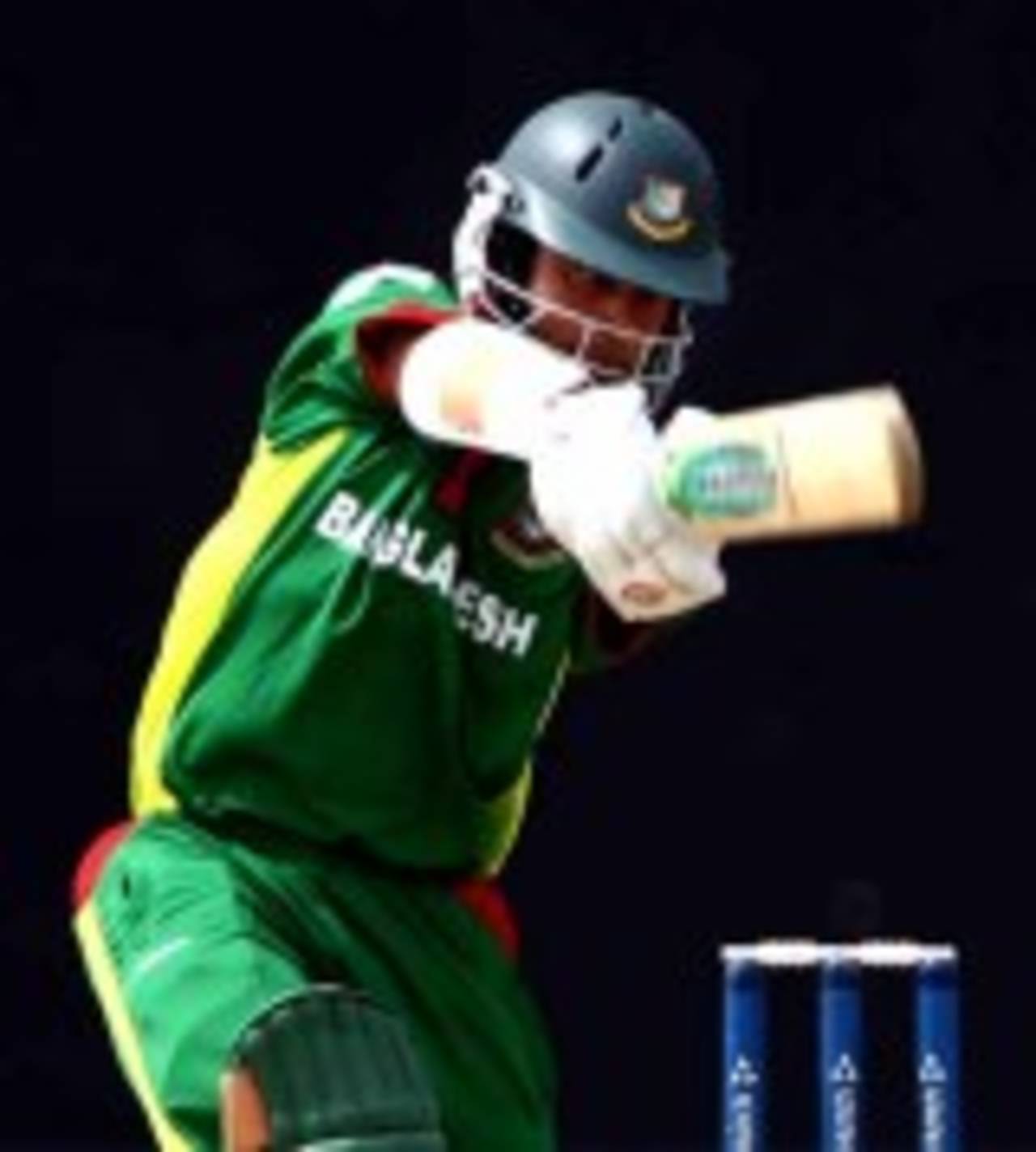 Tamim Iqbal drives on the off side, Bangladesh vs South Africa, Super Eights, Guyana, April 7, 2007