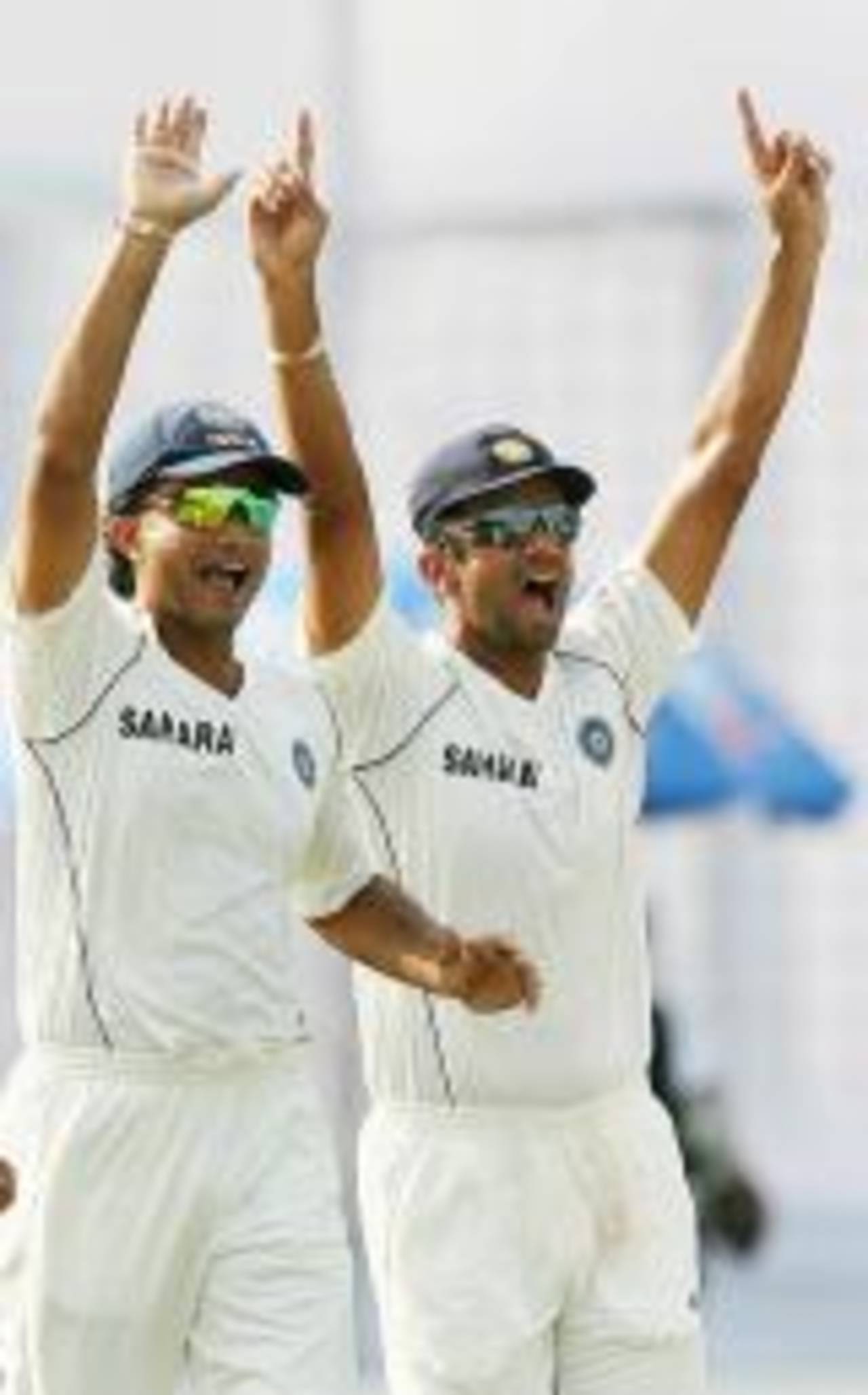 Sourav Ganguly and Rahul Dravid appeal for a wicket, Bangladesh v India, 2nd Test, Mirpur, 2nd day, May 26, 2007