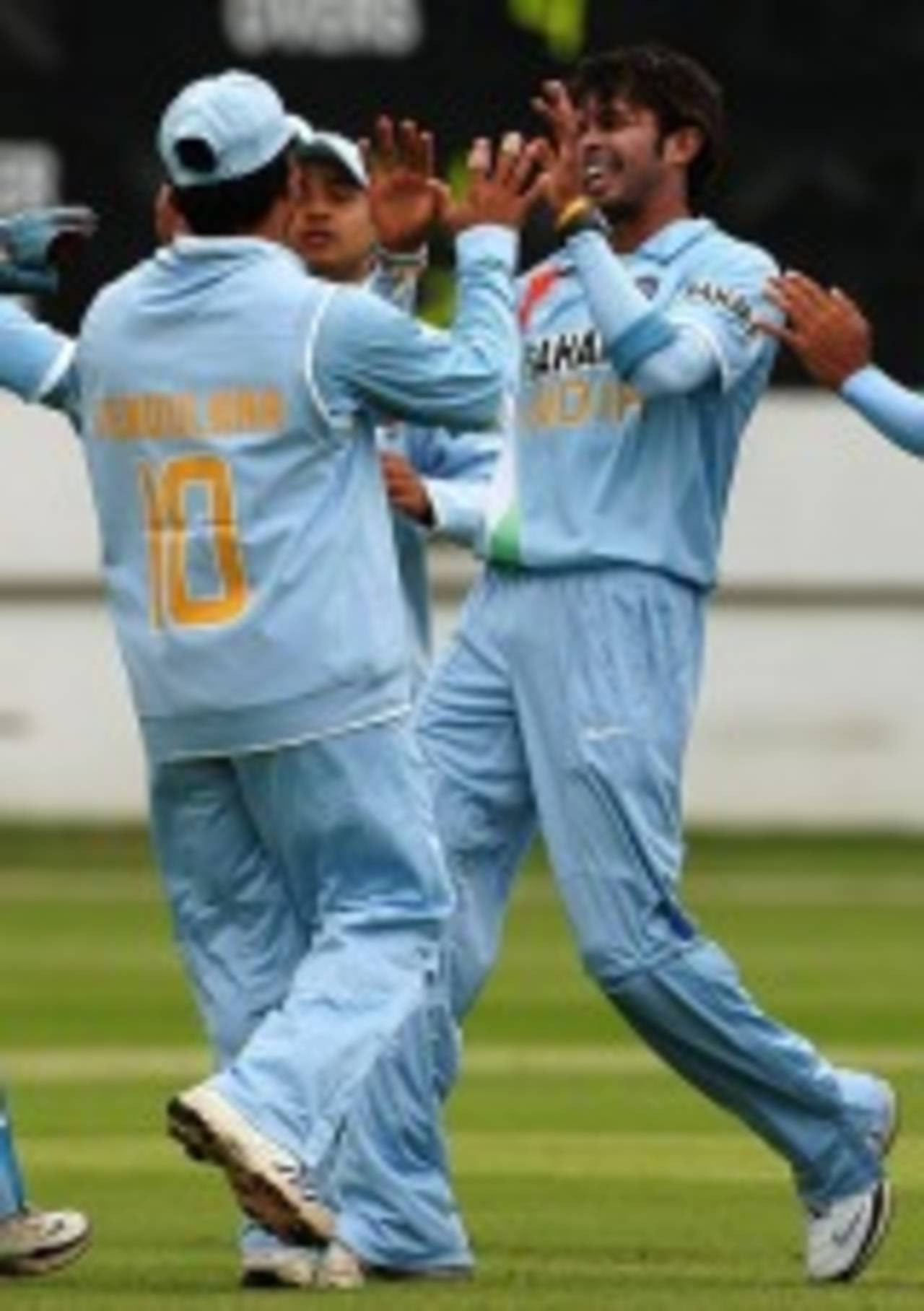 It's all high-fives after Sreesanth gets rid of Kenneth Carroll, Ireland v India, Belfast, One-off ODI, June 23, 2007