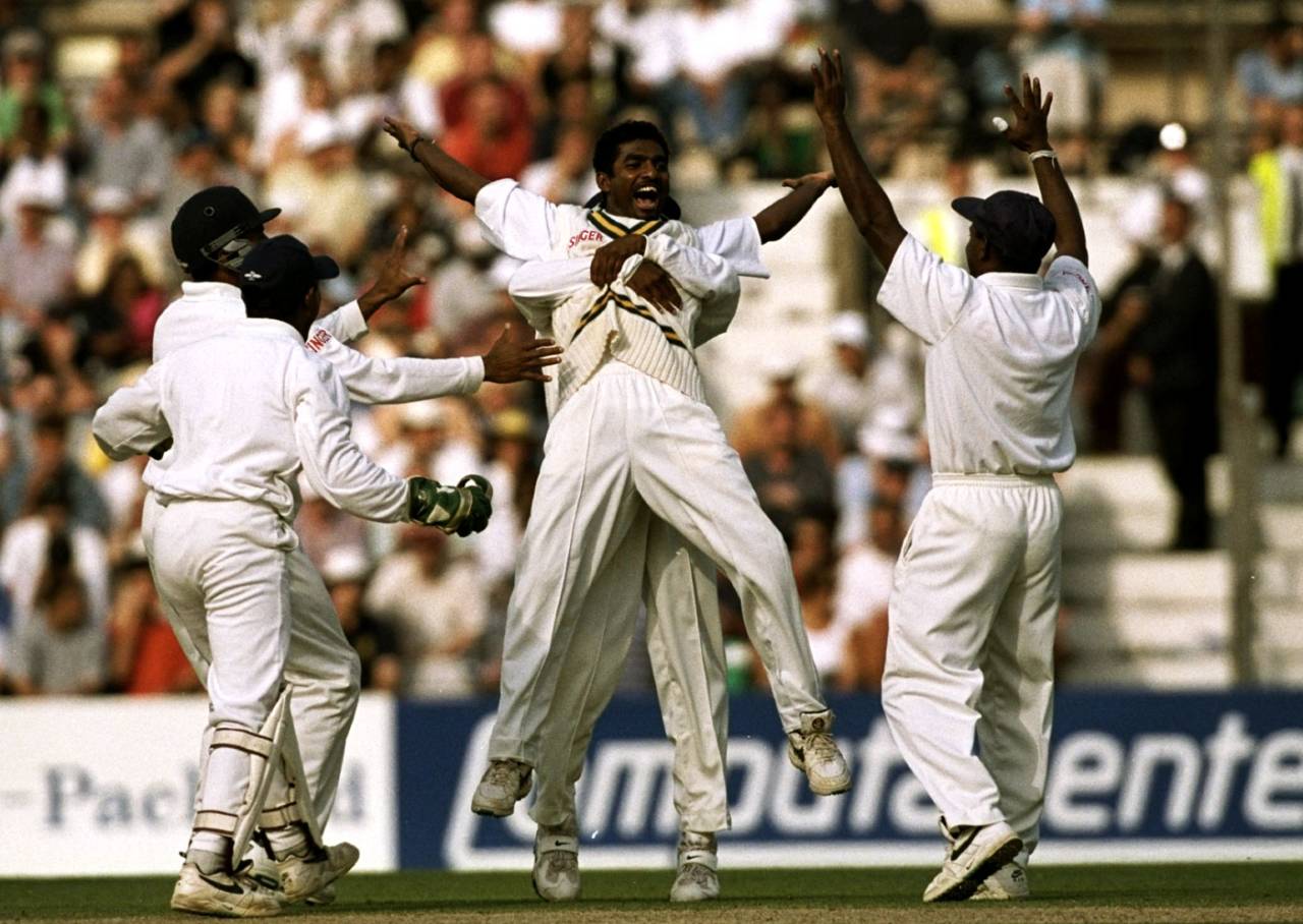 Muttiah Muralitharan took 16 wickets to bowl Sri Lanka to a ten-wicket win, England v Sri Lanka, only Test, The Oval, 4th day, August 30, 1998