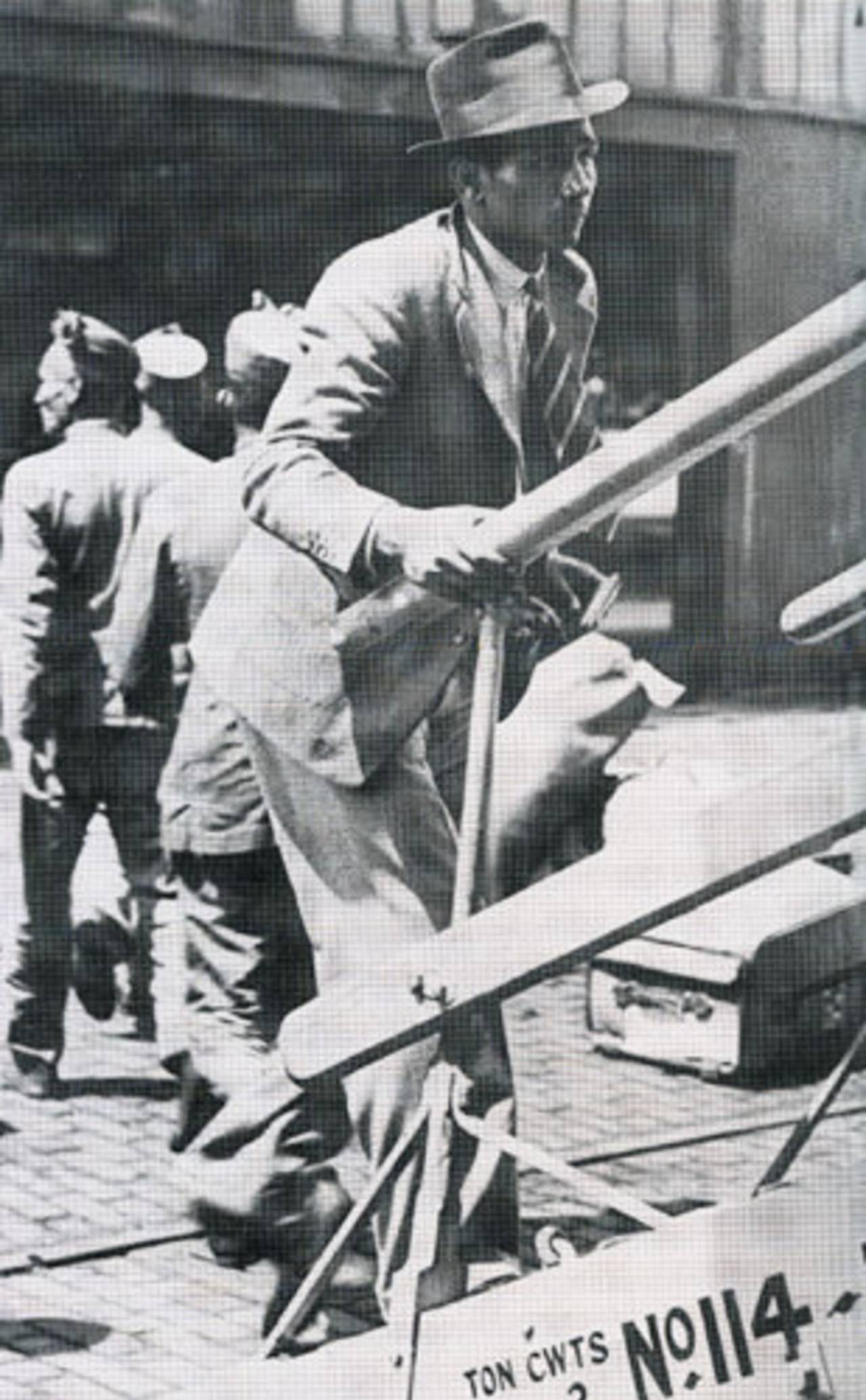 Lala Amarnath, seen here boarding a ship for India after being sent back from the 1936 England tour, has the longest gap between Tests for an Indian&nbsp;&nbsp;&bull;&nbsp;&nbsp;Wisden