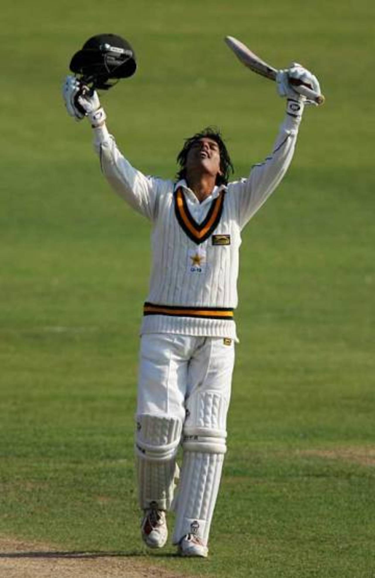 Umar Amin reaches his century, but it was a lone hand for Pakistan, England Under-19 v Pakistan Under-19, 1st Test, Scarborough, August 5, 2007