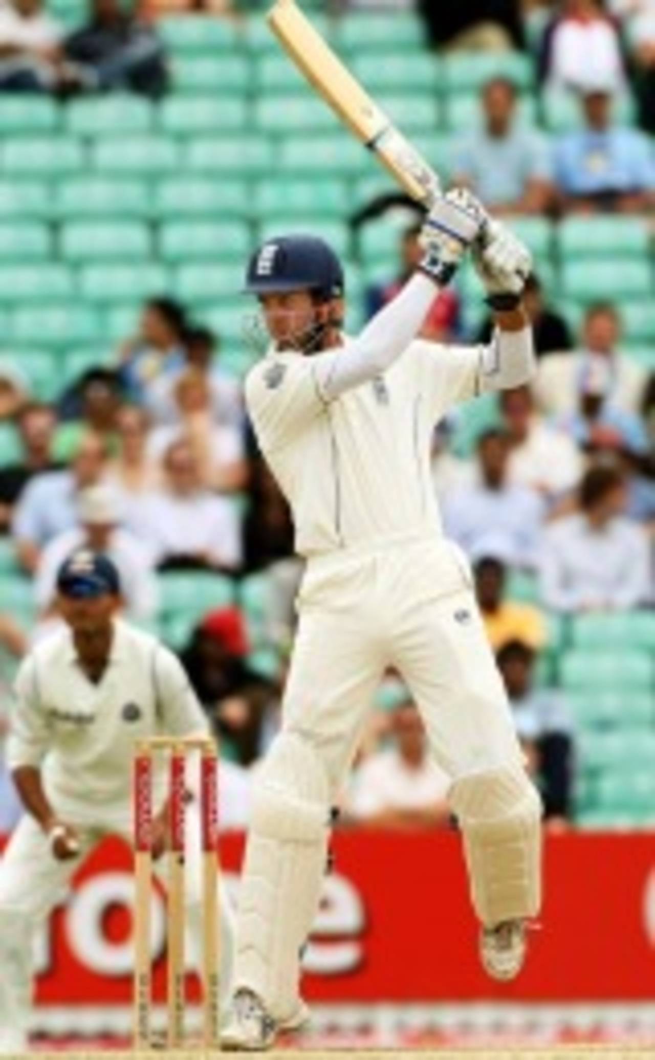 Michael Vaughan and Kevin Pietersen added 46 before lunch, England v India, 3rd Test, The Oval, 5th day, August 13, 2007
