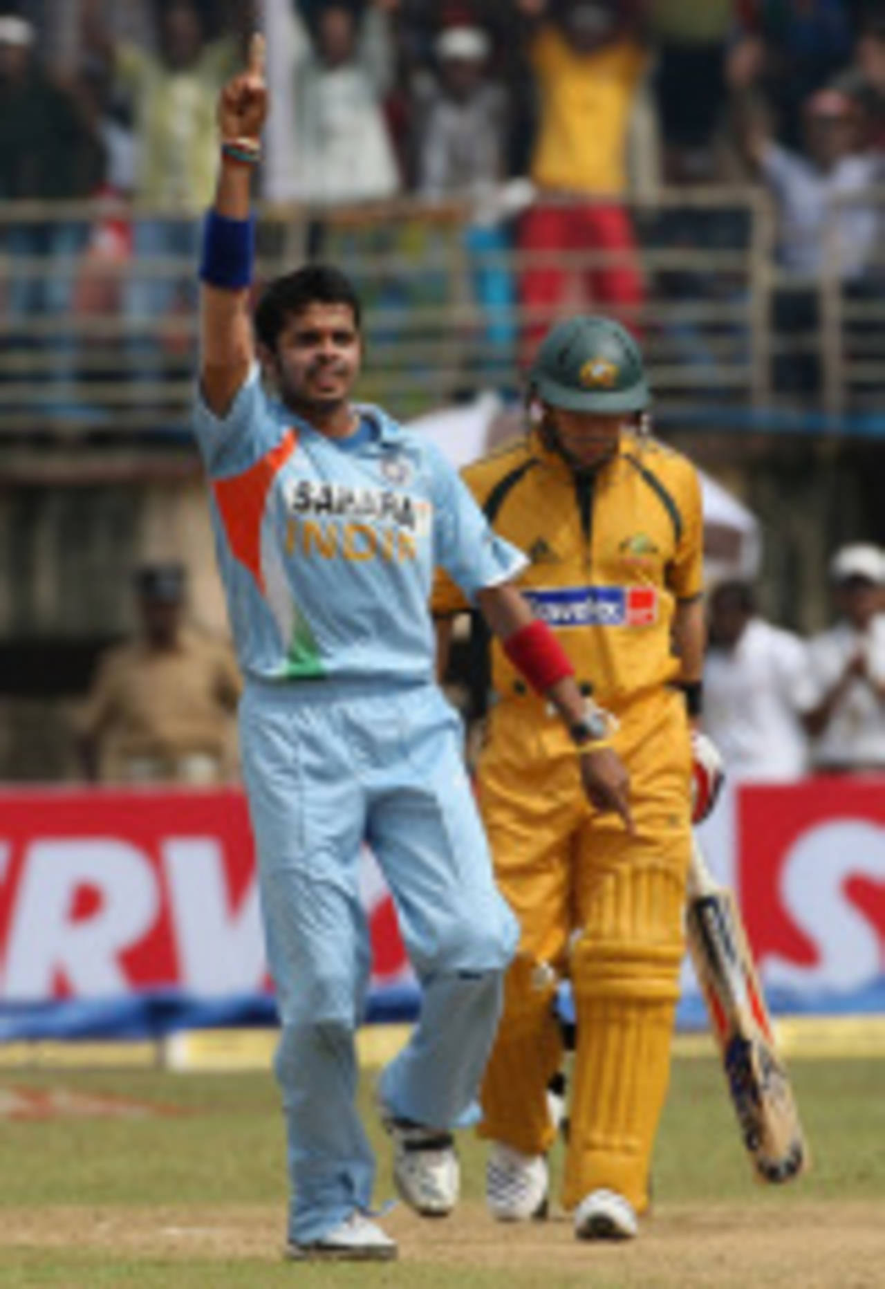 Sreesanth celebrates after dismissing Brad Hodge, India v Australia, 2nd ODI, Kochi, October 2, 2007
