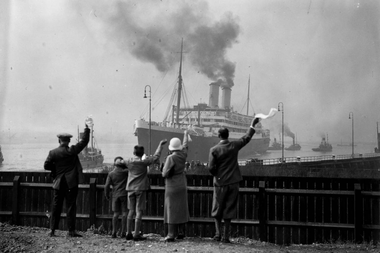 Wellwishers wave off the <I>Orontes</I> as England set off for Australia, Tilbury, Spetember 17, 1932