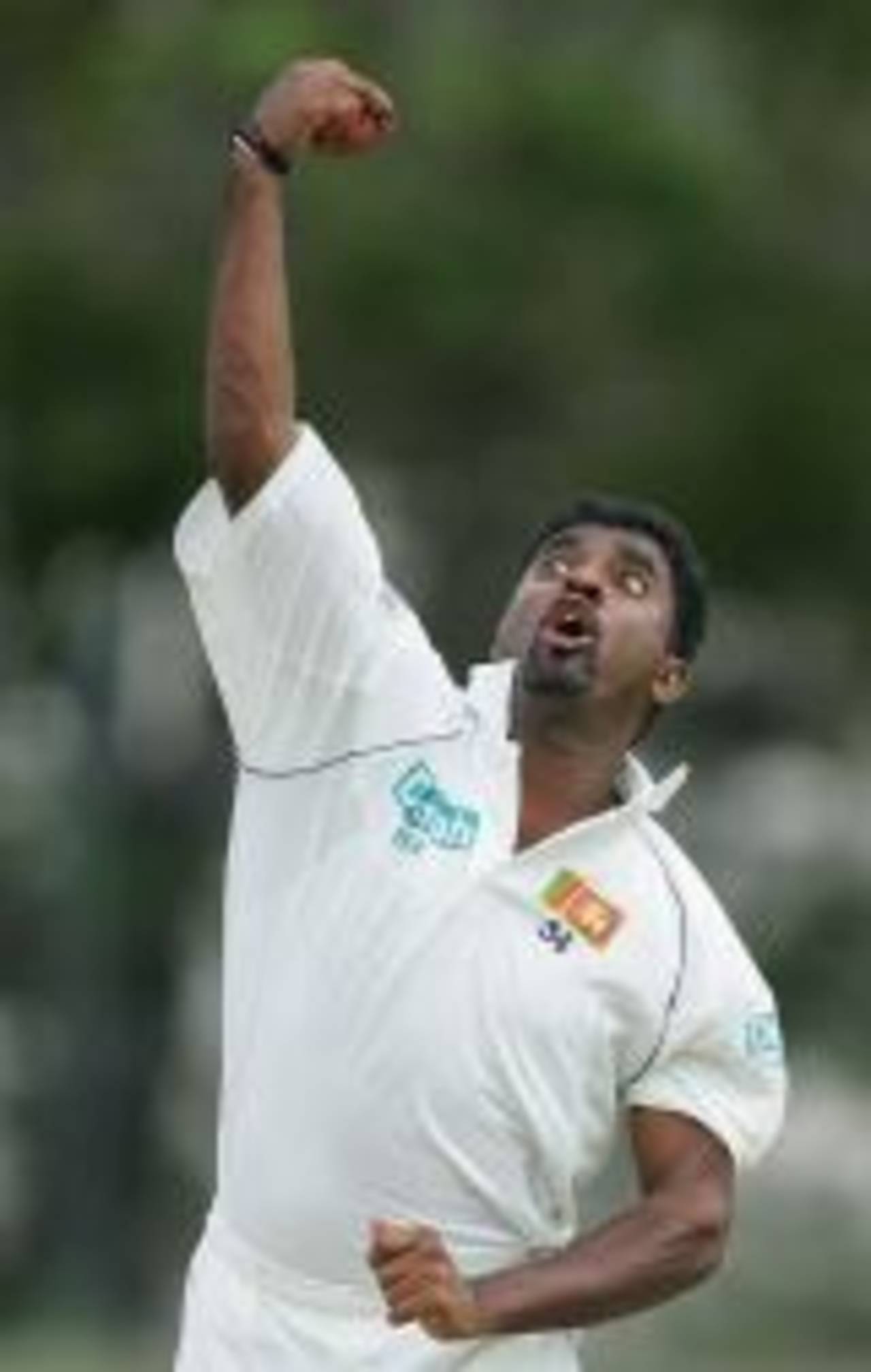 Muttiah Muralitharan bowls in the nets, Brisbane, November 4, 2007