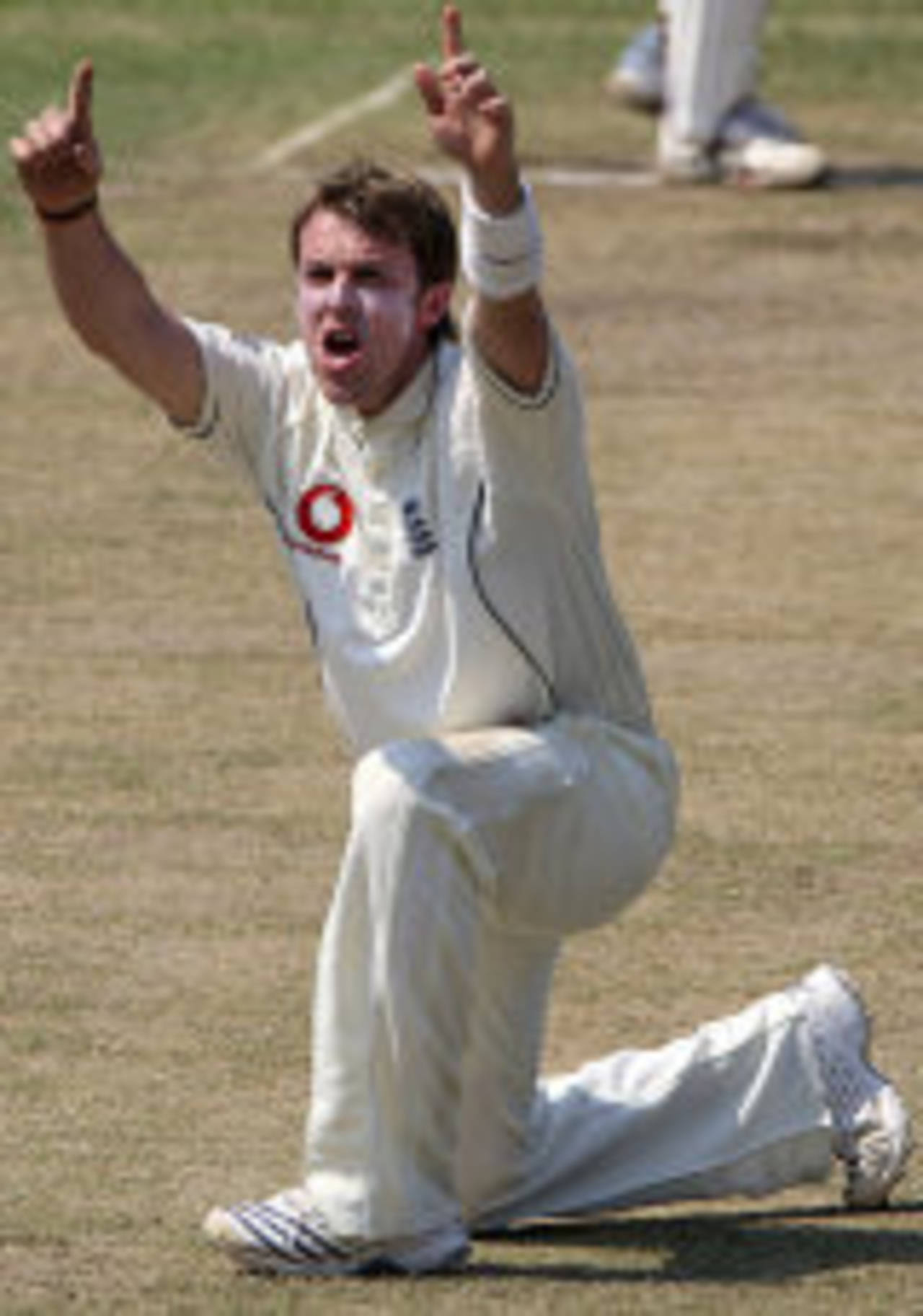 Graeme Swann roars an appeal, Sri Lanka Cricket Board President's XI v England XI, Colombo, November 20, 2007