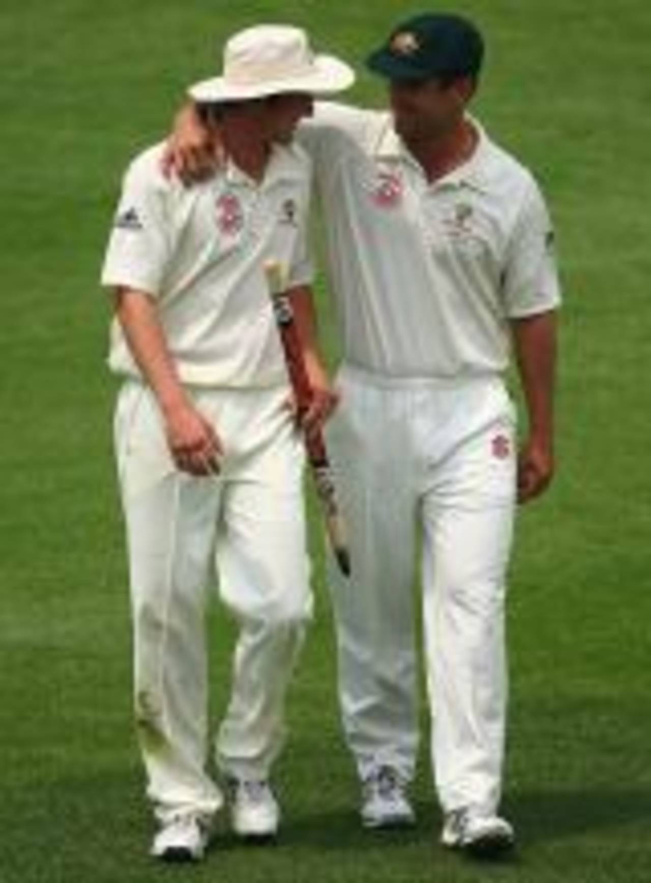 Phil Jaques congratulates Australia's substitute fieldsman Rhett Lockyear after the 96-run victory, Australia v Sri Lanka, 2nd Test, Hobart, 5th day, November 20, 2007