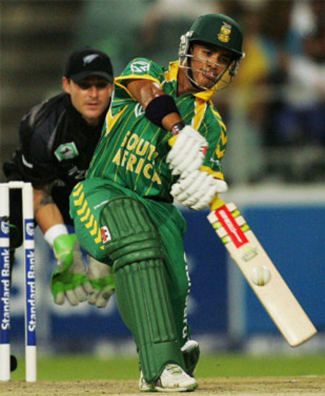 JP Duminy's 33, the second-highest score, boosted South Africa to success, South Africa v New Zealand, Twenty20 International, Johannesburg, November 23, 2007