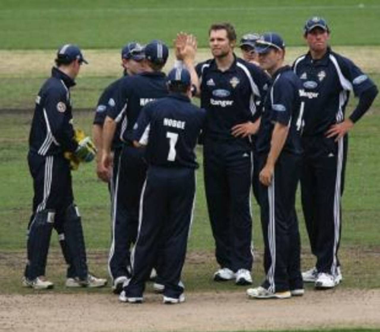 Dirk Nannes celebrates one of his three wickets, Victoria v New South Wales, FR Cup, Melbourne, November 28, 2007