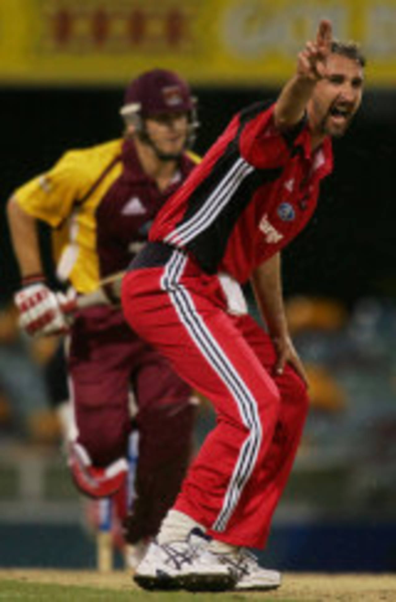 Jason Gillespie unsuccessfully appeals for the wicket of Shane Watson, Queensland v South Australia, Ford Ranger Cup, Brisbane, December 5, 2007
