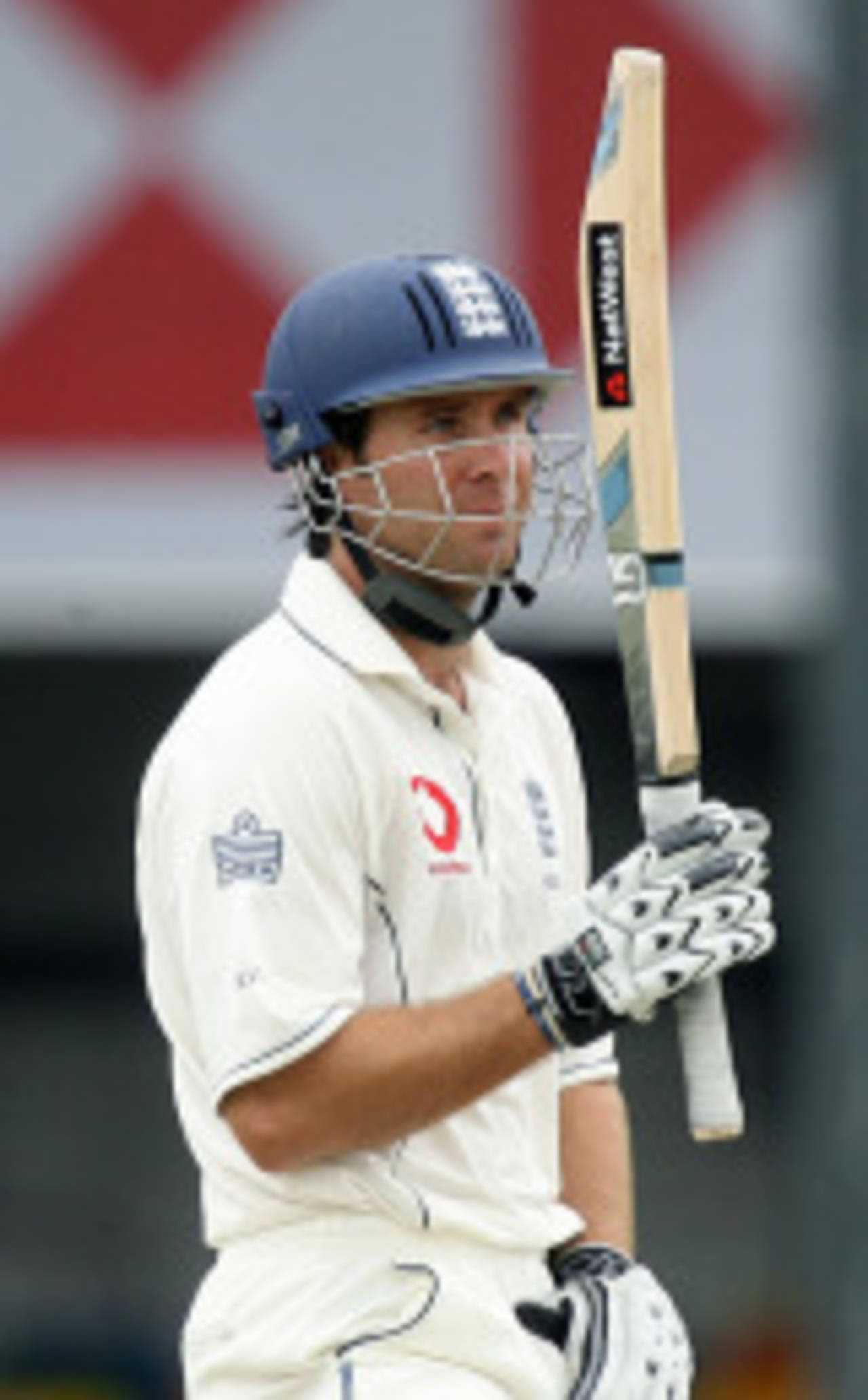 Michael Vaughan acknowledges applause for his fifty, Sri Lanka v England, 2nd Test, Colombo, December 13, 2007