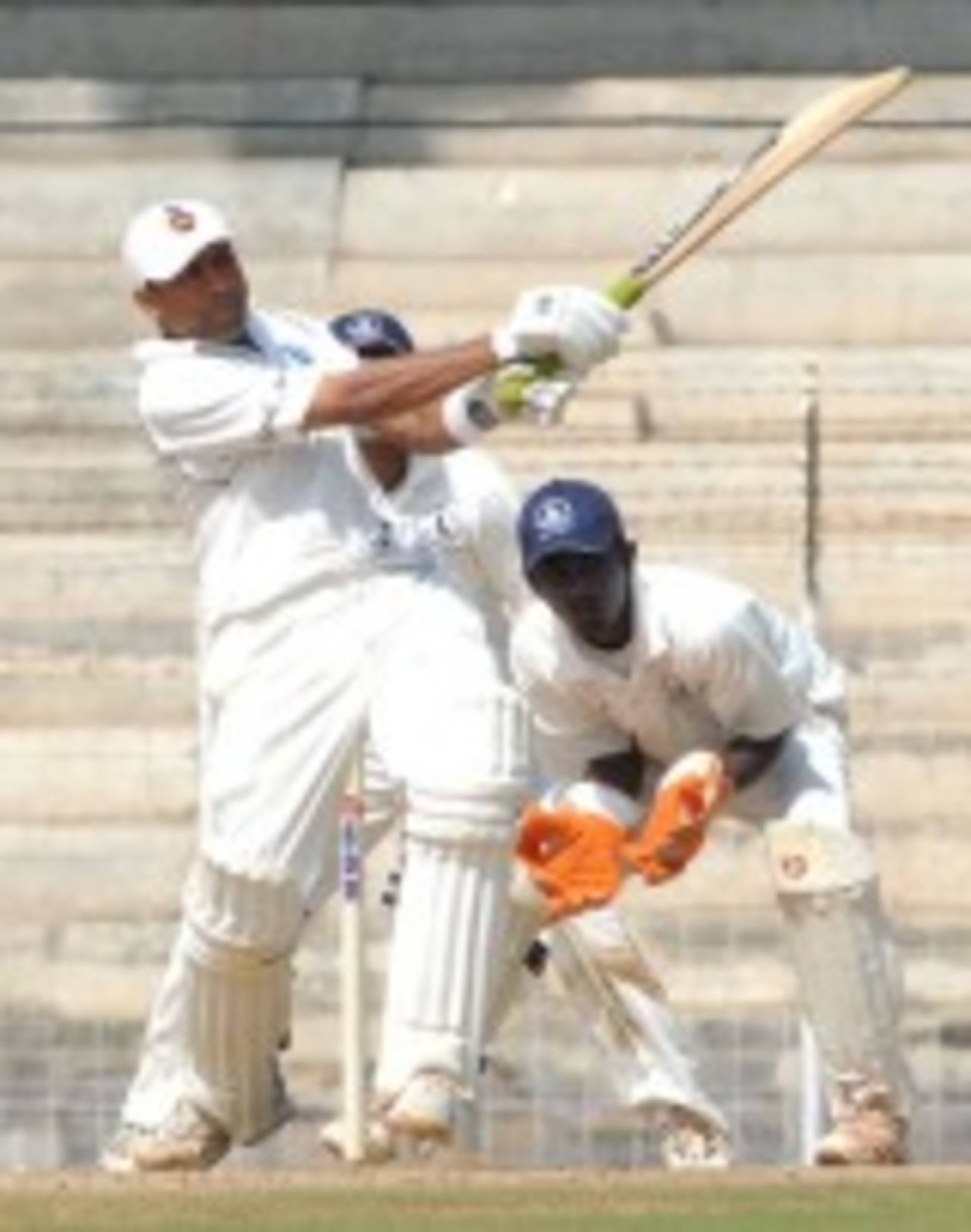 Aakash Chopra pulls the ball during his 55, Tamil Nadu v Delhi, Ranji Trophy Super League, Group A, 7th round, 2nd day, Chennai,   December 26, 2007 
