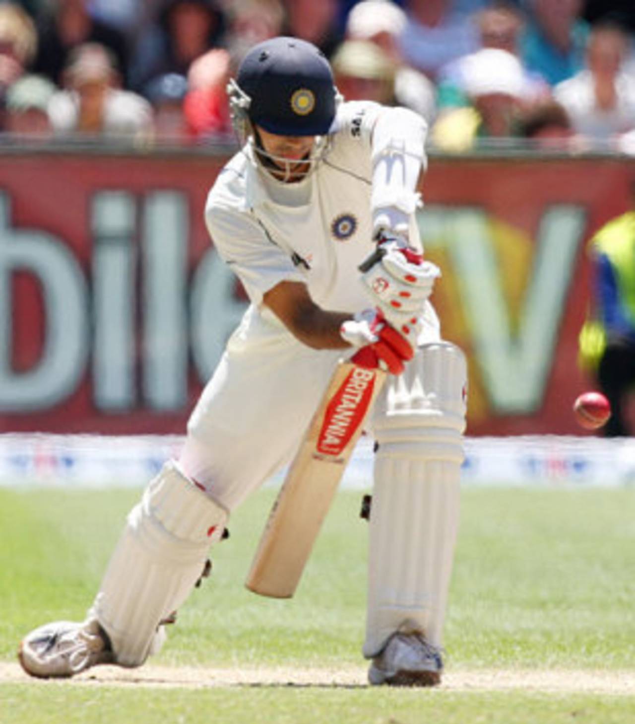 Rahul Dravid plays a defensive shot, Australia v India, 1st Test, Melbourne, 2nd day, December 27, 2007
