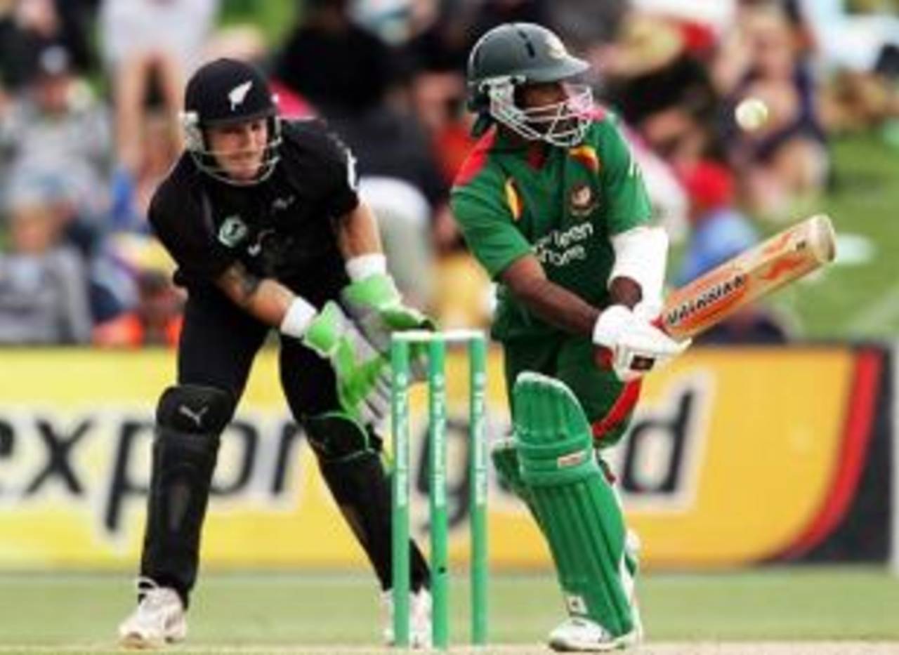 Aftab Ahmed paddles one down to fine leg, New Zealand v Bangladesh, 2nd ODI, Napier, December 28, 2007