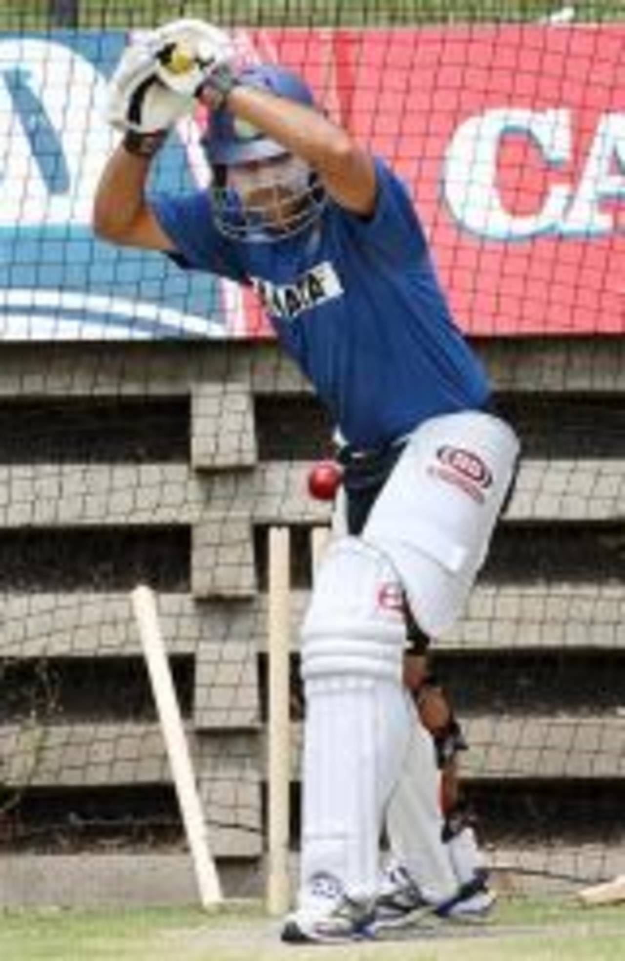 Virender Sehwag bats in the nets, Melbourne, December 20, 2007