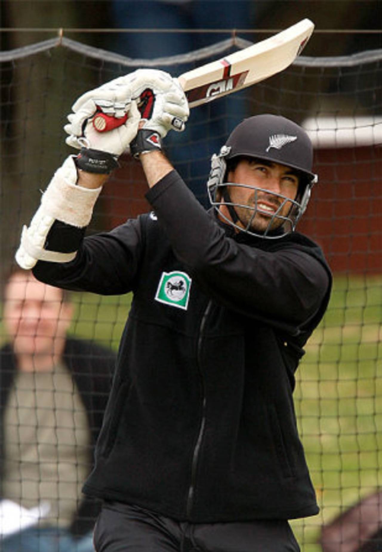 Stephen Fleming tests out his batting, New Zealand v Bangladesh series, Jaunary 10, 2007, Wellington