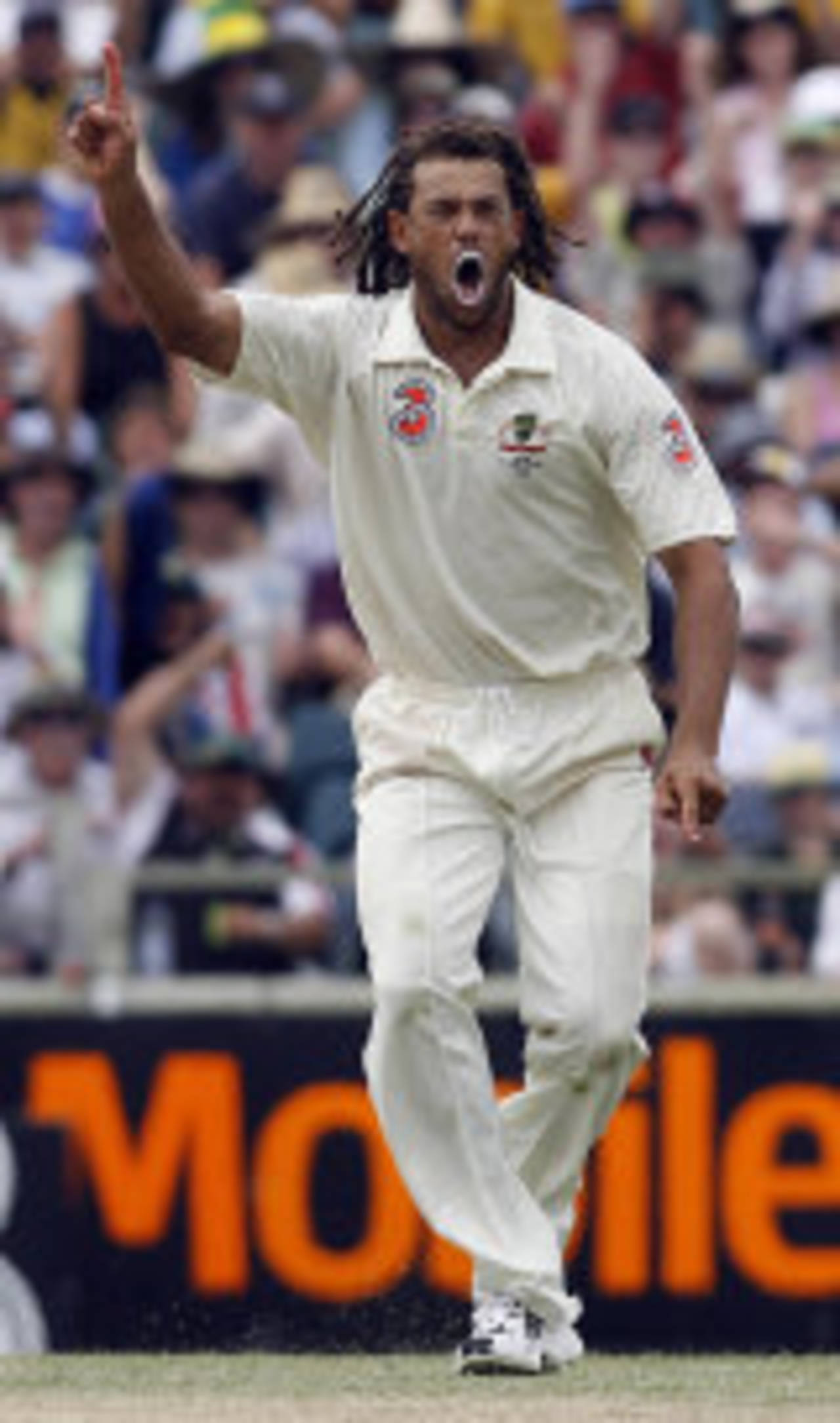Andrew Symonds celebrates dismissing Anil Kumble for a duck, Australia v India, 3rd Test, Perth, 3rd day, January 18, 2008