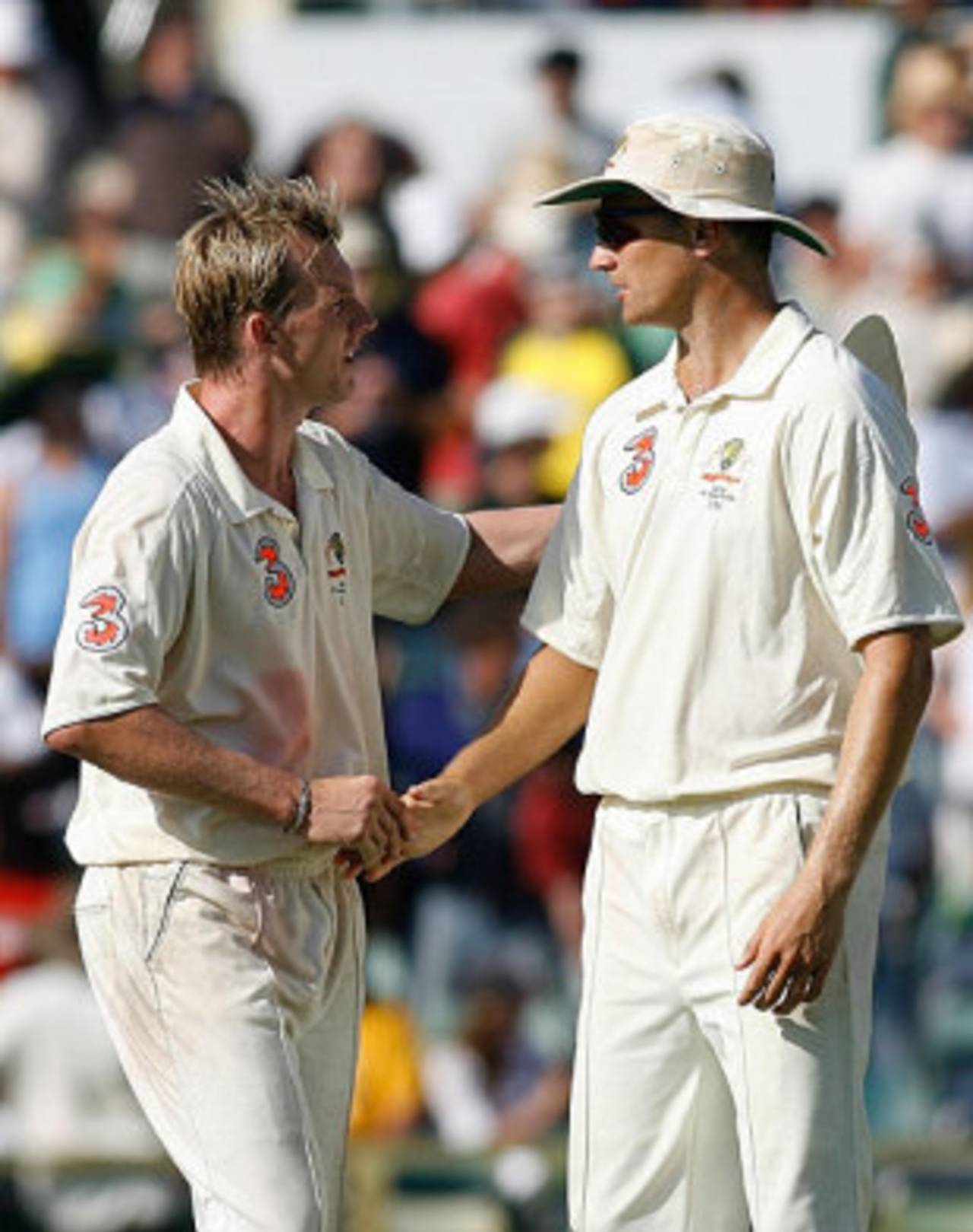 Brett Lee congratulates Stuart Clark on his four wickets, Australia v India, 3rd Test, Perth, 3rd day, January 18, 2007