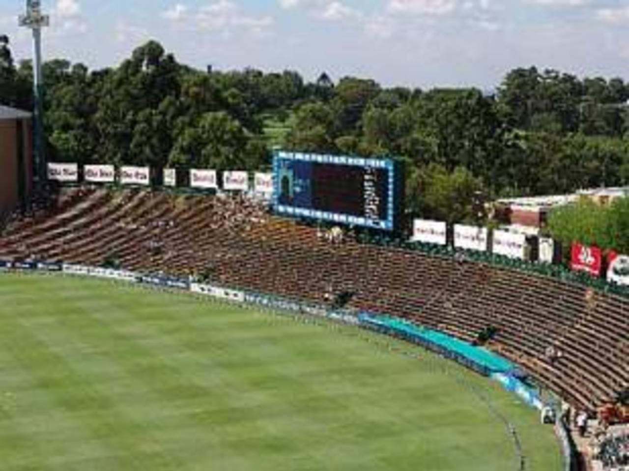 Not much wandering at The Wanderers, 1st ODI, South Africa v Zimbabwe, February 25, 2005
