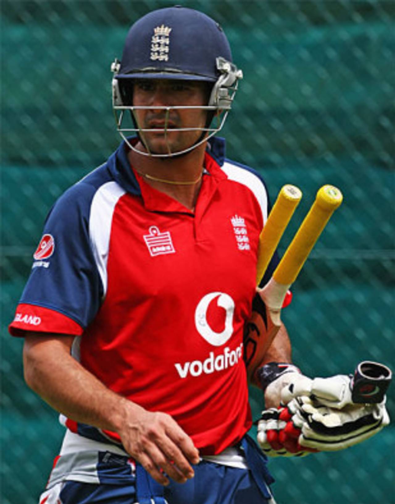 Owais Shah sweats it at practice, Seddon Park, February 11, 2008 