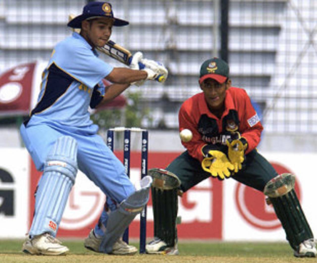 Shikhar Dhawan cuts during his 120, Bangladesh Under 19 v India Under 19, Under-19 World Cup, February 20, 2004.