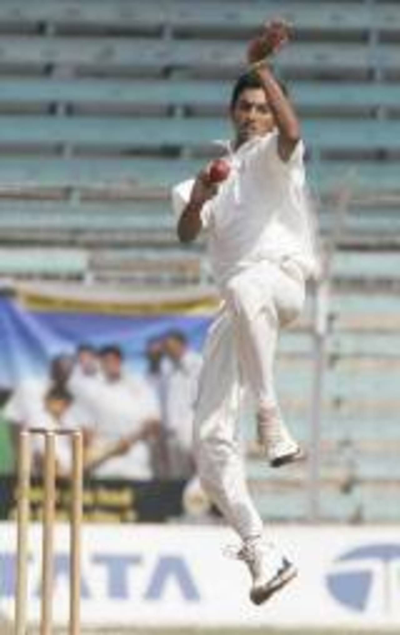 Siddharth Trivedi took 6 for 67 against North Zone, North Zone v West Zone, Duleep Trophy final, 2nd day, Mumbai, February 20, 2008