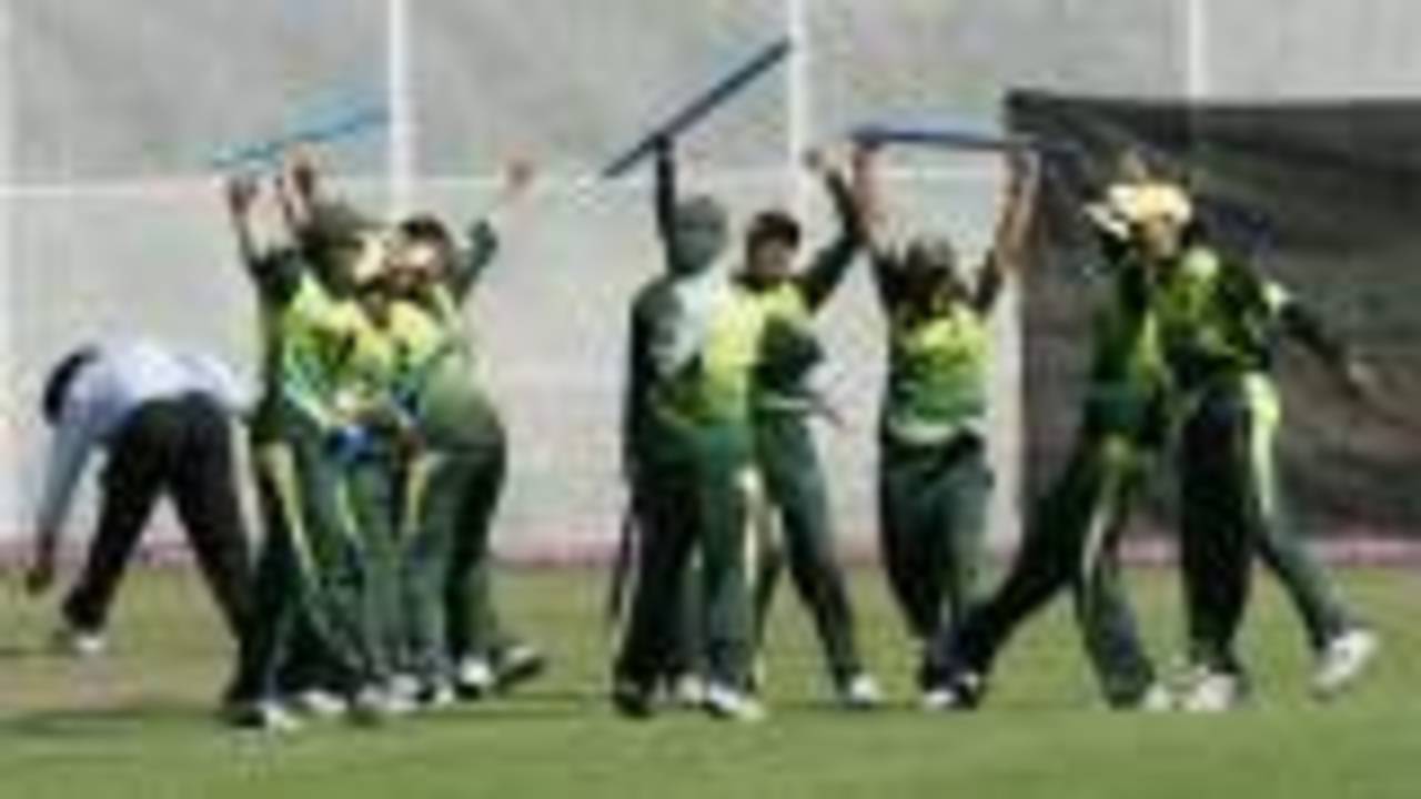 Pakistan celebrate their victory over Netherlands and a place in the Women's World Cup, Pakistan v Netherlands, ICC Women's World Cup Qualifiers semi-final, Stellenbosch, February 22, 2008