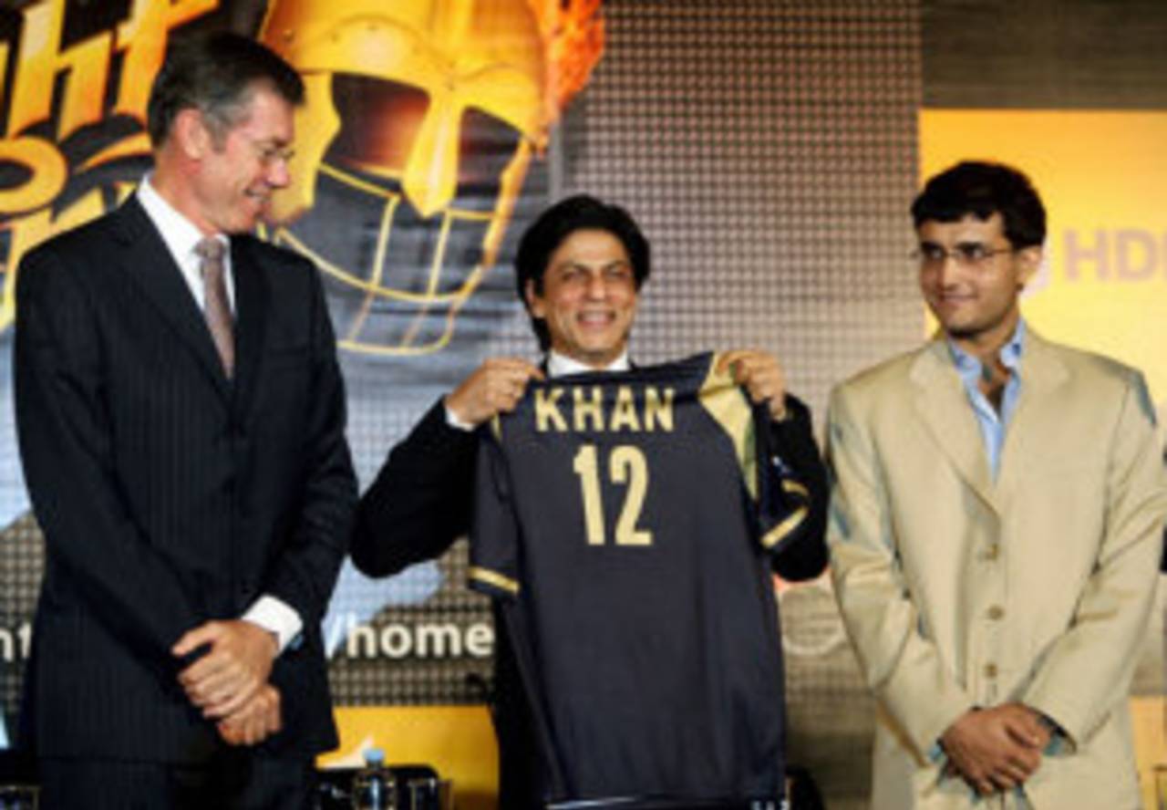 John Buchanan, Shah Rukh Khan and Sourav Ganguly unveil the Kolkata franchise's jersey, Indian Premier League, Kolkata, March 11, 2008 