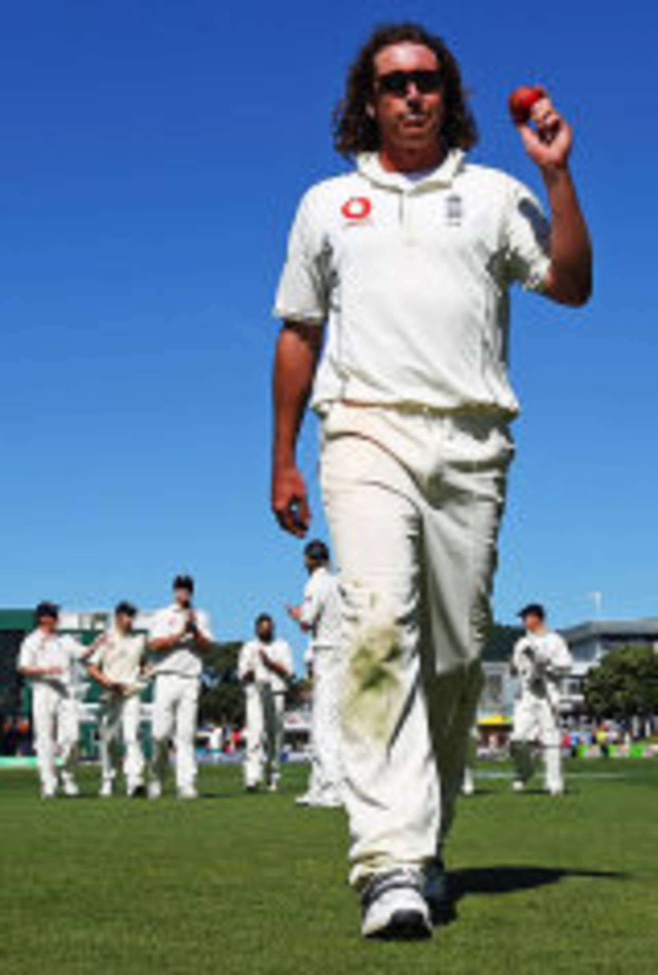Ryan Sidebottom leads England off the park after his 5 for 105, New Zealand v England, 2nd Test, Wellington, March 17, 2008