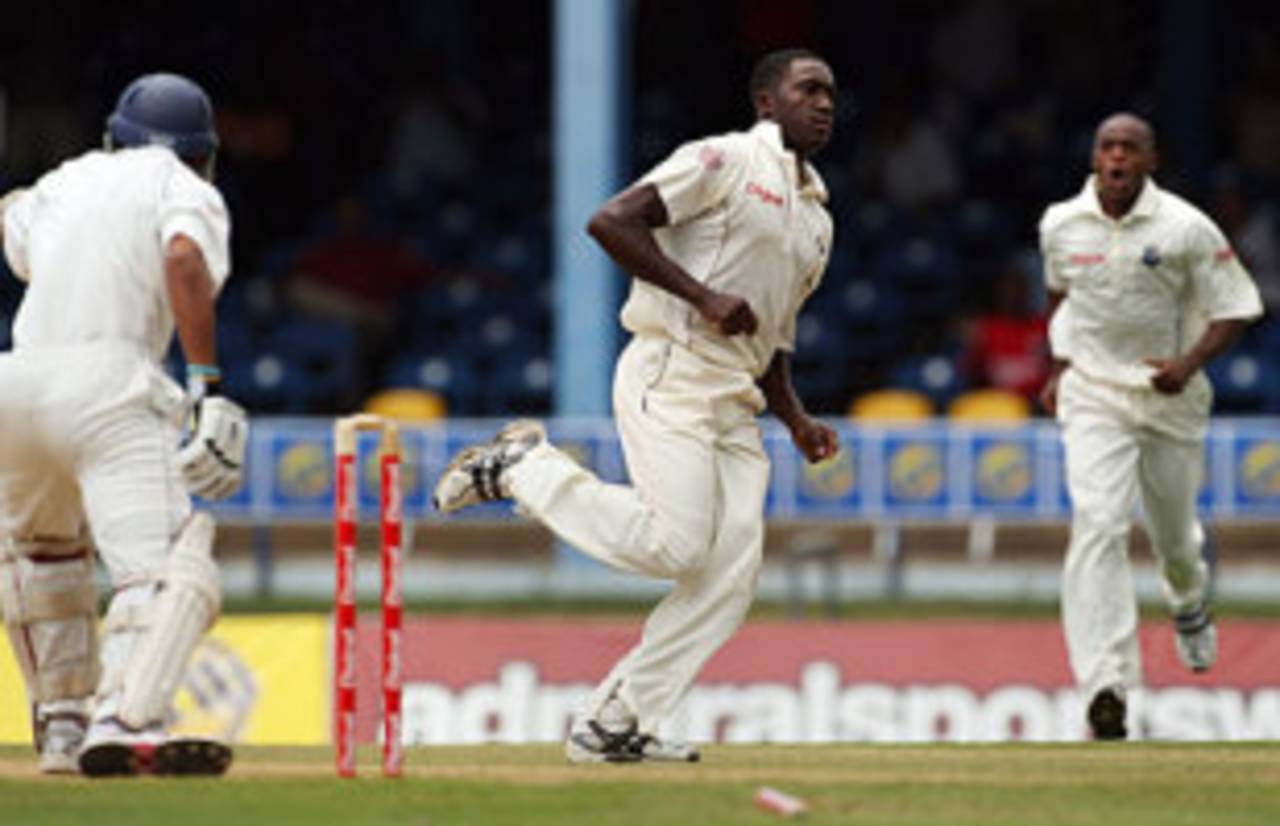 Jerome Taylor bowled Tillakaratne Dilshan for 25,  West Indies v Sri Lanka, 2nd Test, Trinidad, 3rd day, April 5, 2008 