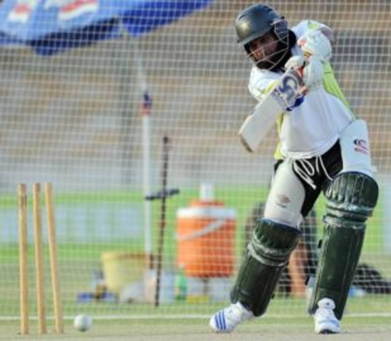 Mohammad Yousuf has a hit in the nets ahead of the fifth ODI against Bangladesh, Karachi, April 18, 2008