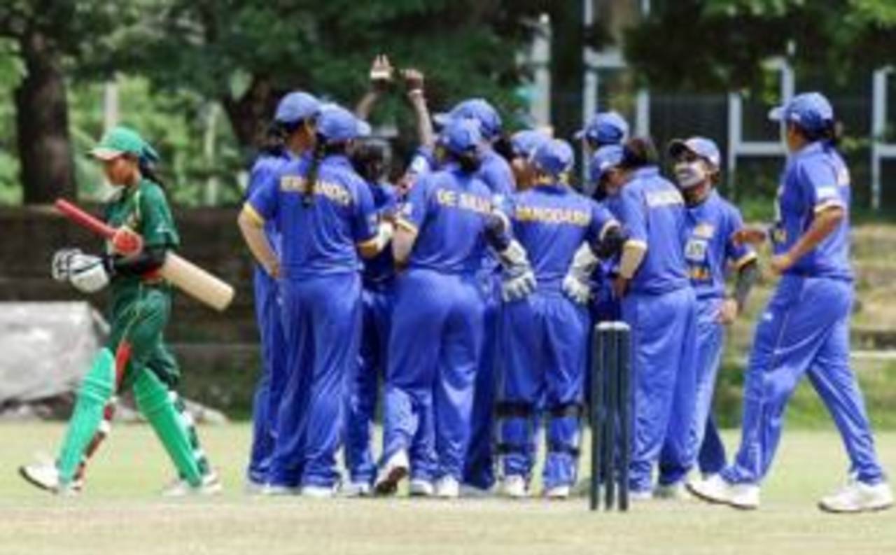 Sri Lanka celebrate dismissing Bangladesh for 120, Sri Lanka Women v Bangladesh Women, Women's Asia Cup, Kurunegala, May 9, 2008