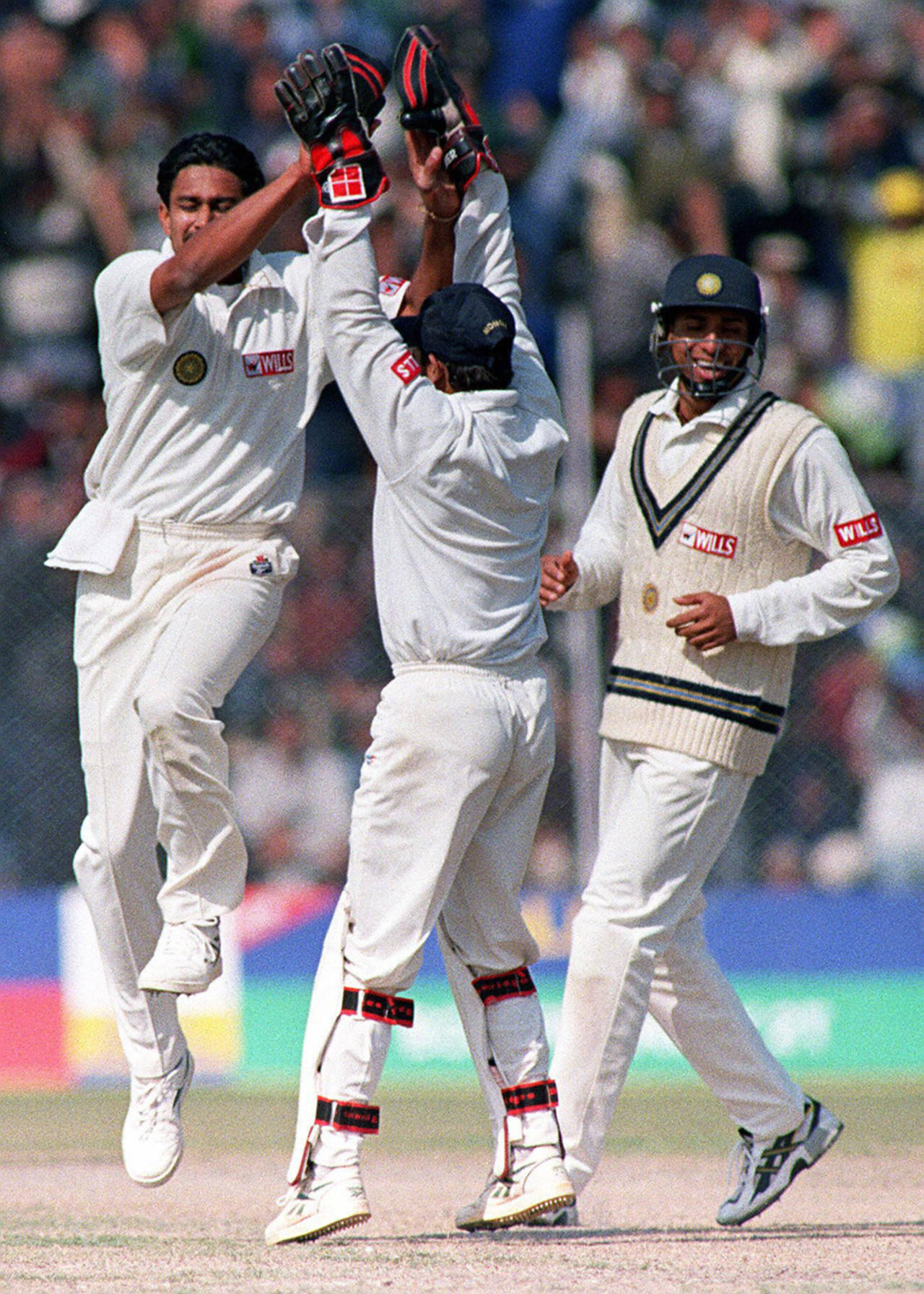 Anil Kumble celebrates on his way to 10 for 74, India v Pakistan, Delhi, February 7, 1999