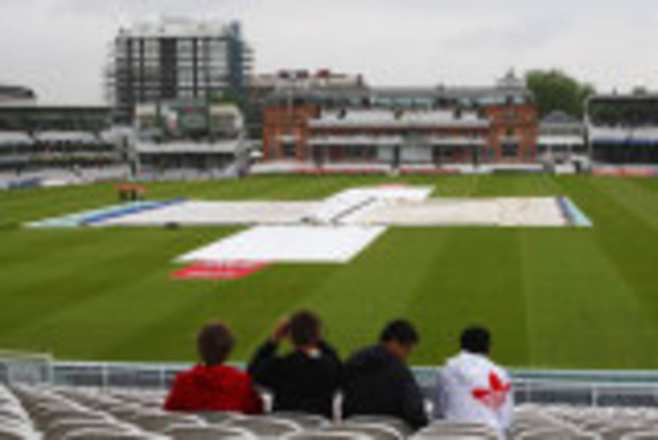 Rain delayed the start on the opening morning, England v New Zealand, 1st Test, Lord's, 1st day, May 15, 2008