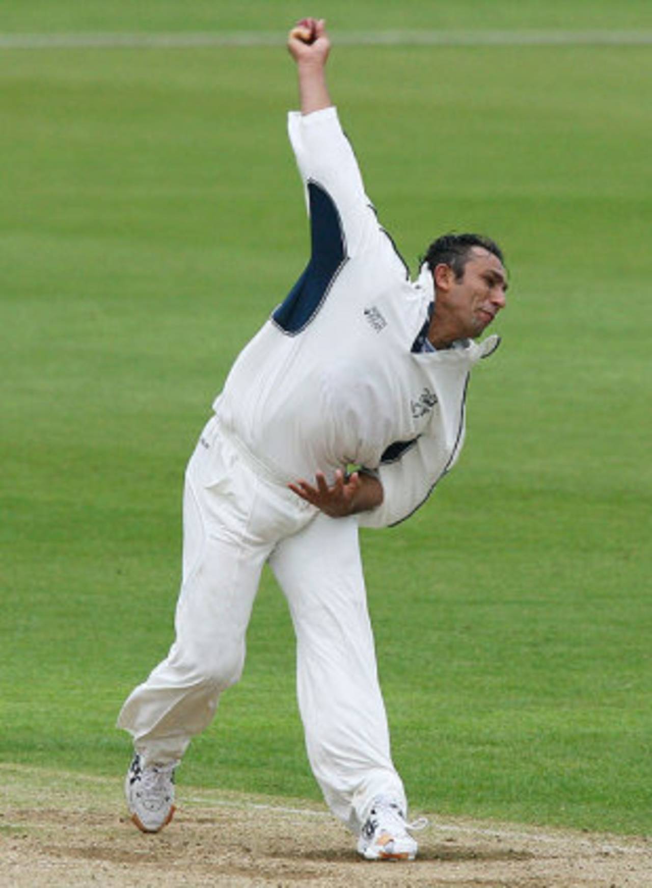 Azhar Mahmood grabbed 3 for 21 against Hampshire, Hampshire v Kent, County Championship, The Rose Bowl, June 2, 2008