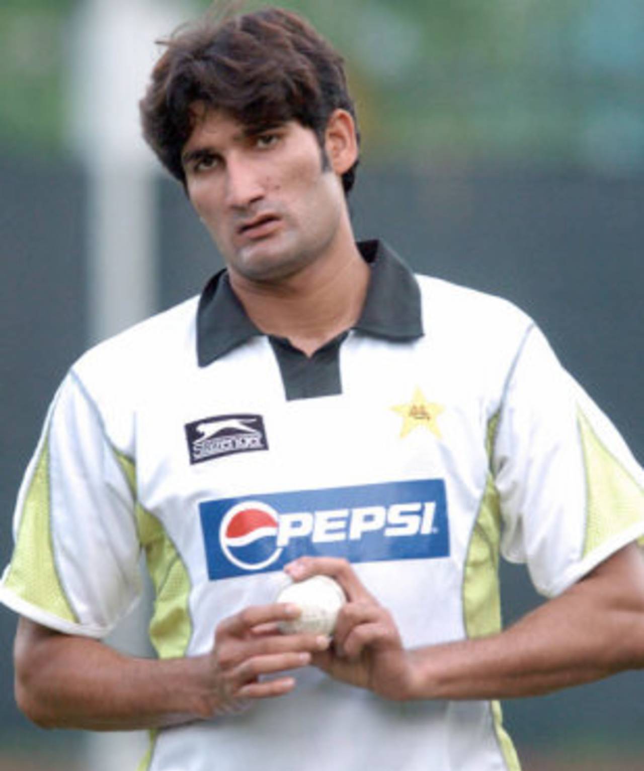 Sohail Tanvir at a practice session ahead of the tri-series, Kitply Cup, Mirpur, June 7, 2008
