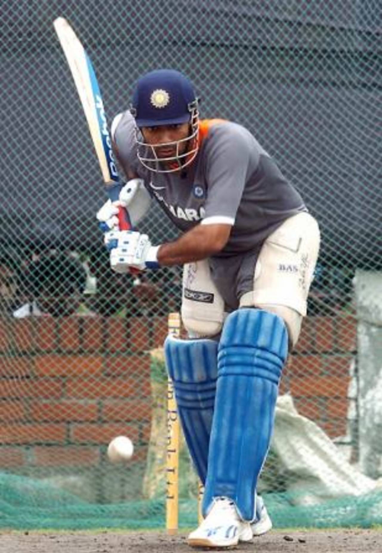 Robin Uthappa watches the ball closely at the nets, Mirpur, June 13, 2008