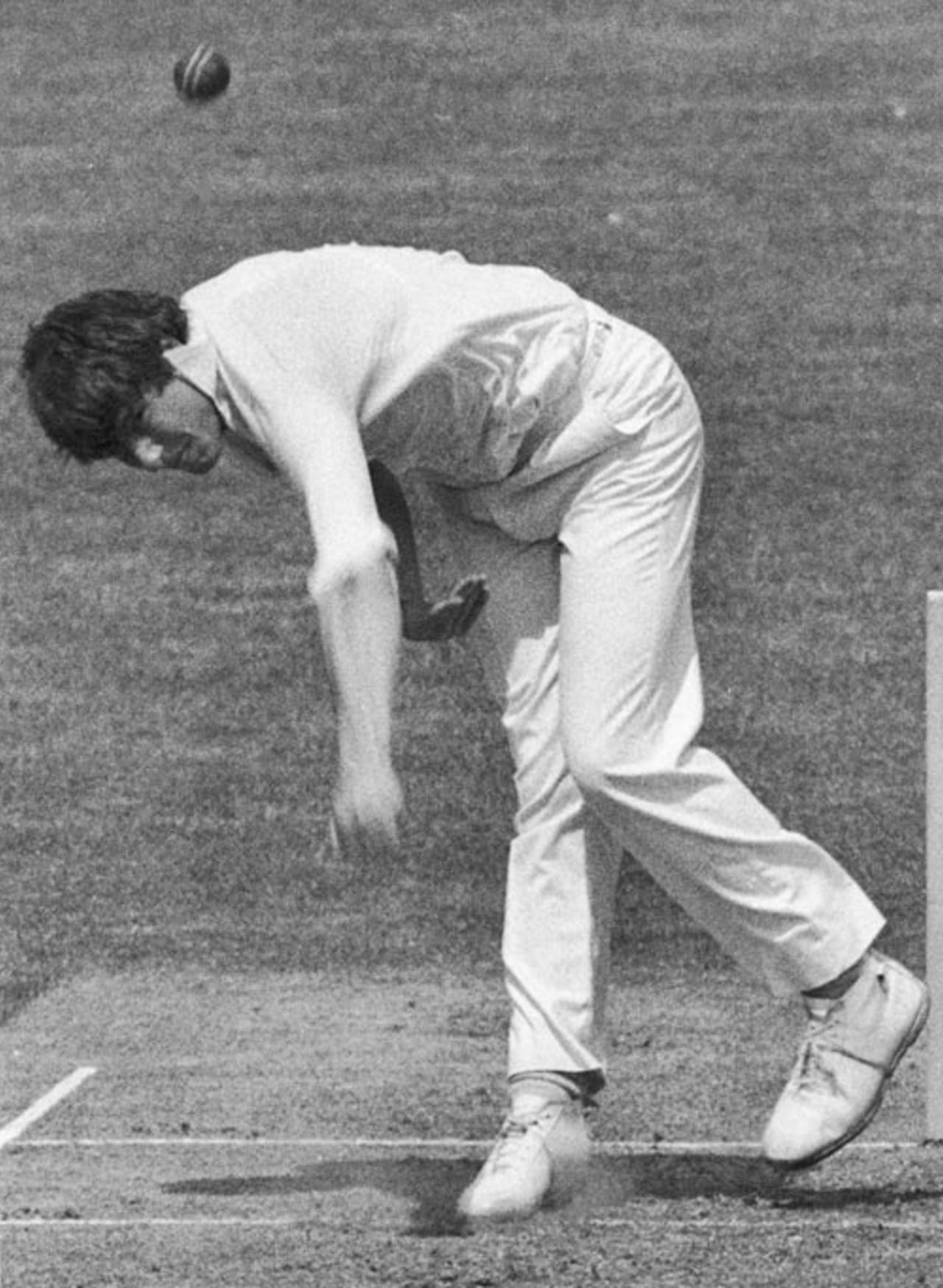 David Thomas, a left-arm swing bowler, in action during 1978&nbsp;&nbsp;&bull;&nbsp;&nbsp;Hulton Archive/Getty Images