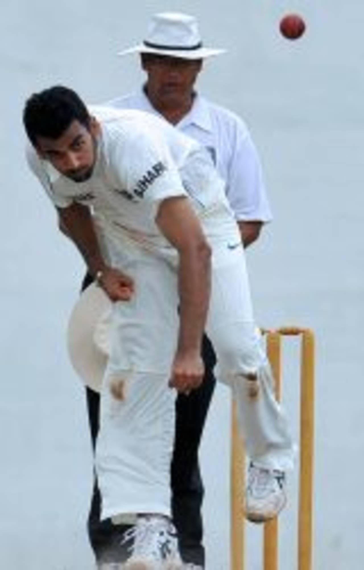Zaheer Khan in action at the Nondescripts Cricket Club, Sri Lanka Board XI v Indians, tour match, 3rd day, Colombo (NCC), July 20, 2008