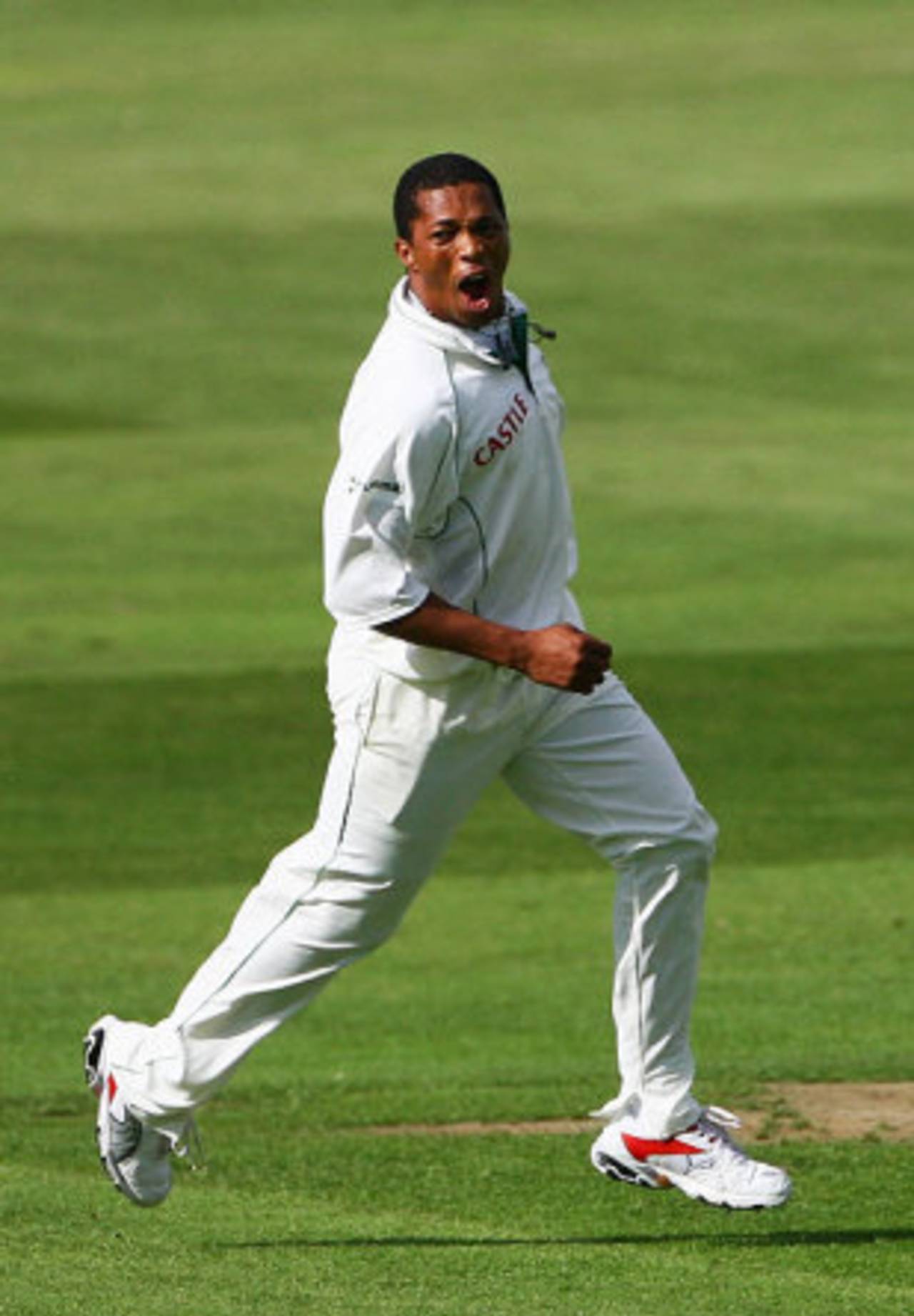 Makhaya Ntini celebrates the dismissal of Andrew Strauss, England v South Africa, 2nd Test, Headingley, July 20, 2008