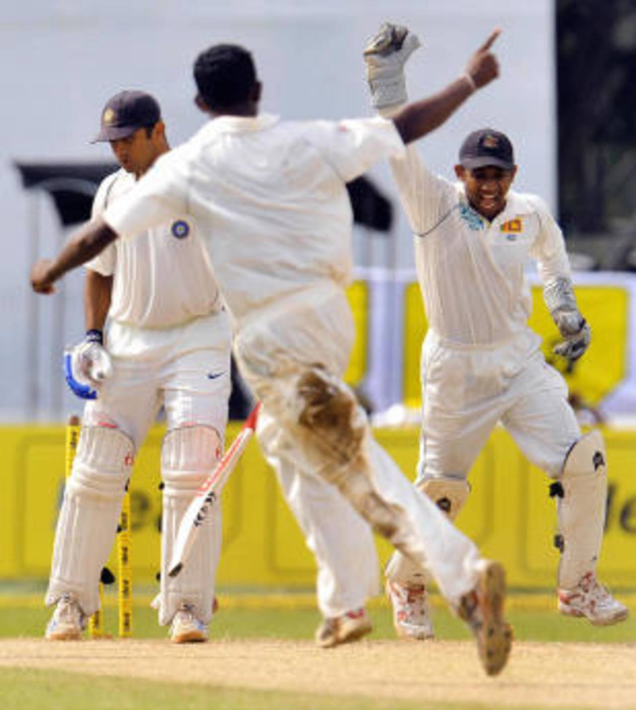 The unfathomable: Mendis picks up his first Test wicket&nbsp;&nbsp;&bull;&nbsp;&nbsp;AFP