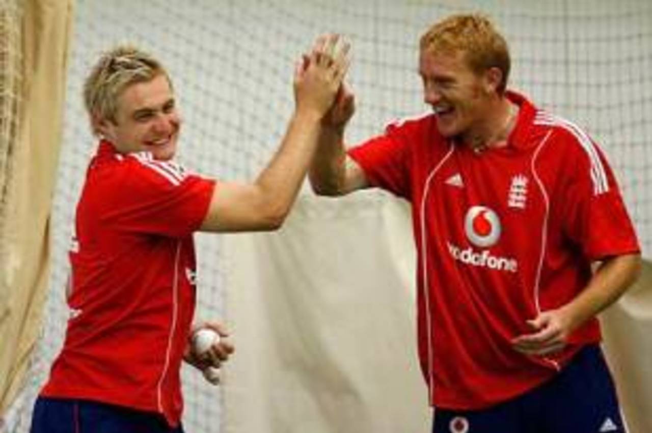 Luke Wright and Steve Kirby share a joke during training, Grace Road, August 13, 2008
