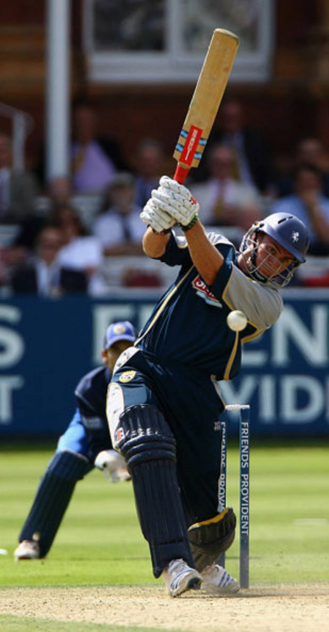 Ryan McLaren clatters down the ground, Kent v Essex, Friends Provident Trophy final, Lord's, August 16, 2008