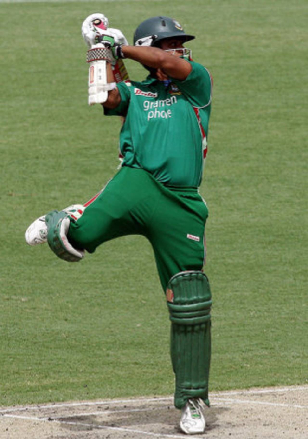 Tamim Iqbal tried to give Bangladesh a speedy start before falling for 21, Australia v Bangladesh, 1st ODI, Darwin, August 30, 2008