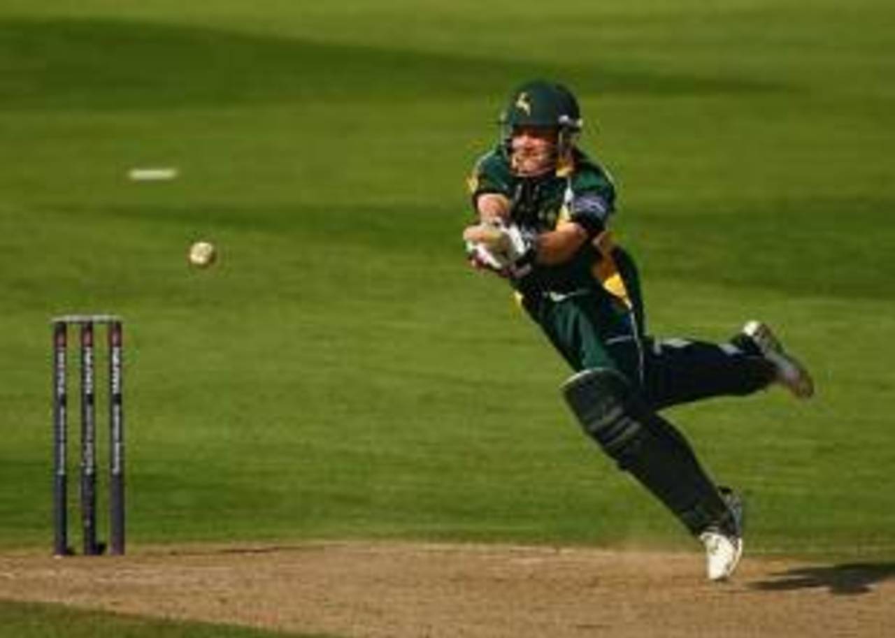 Chris Read has to go at full stretch to reach the ball, Nottinghamshire v Sussex, Pro40, Trent Bridge, September 14, 2008