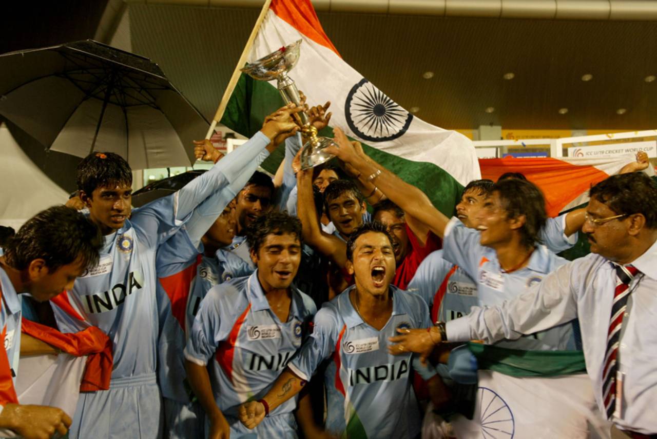 Shreevats Goswami (fifth from right) enjoys the 2008 win: "I thought if you played for India U-19, it was just a matter of time before you played for India"&nbsp;&nbsp;&bull;&nbsp;&nbsp;Stanley Chou/Getty Images